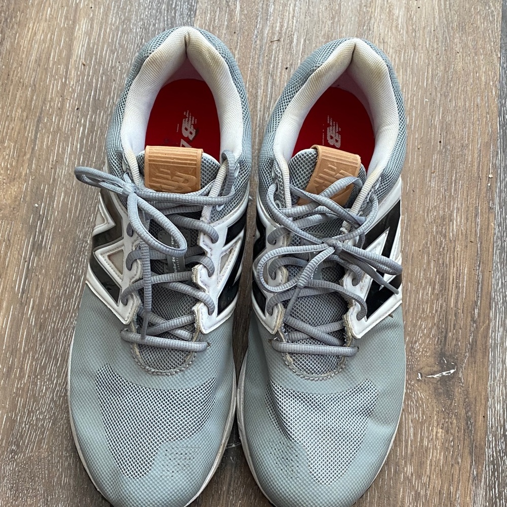 Like new NB Baseball sneakers
